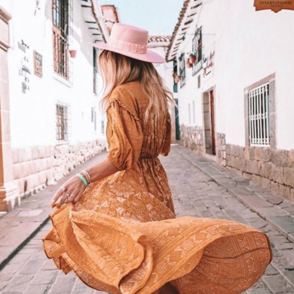 NWT SPELL LIONESS DRESS - SOLD OUT !!!